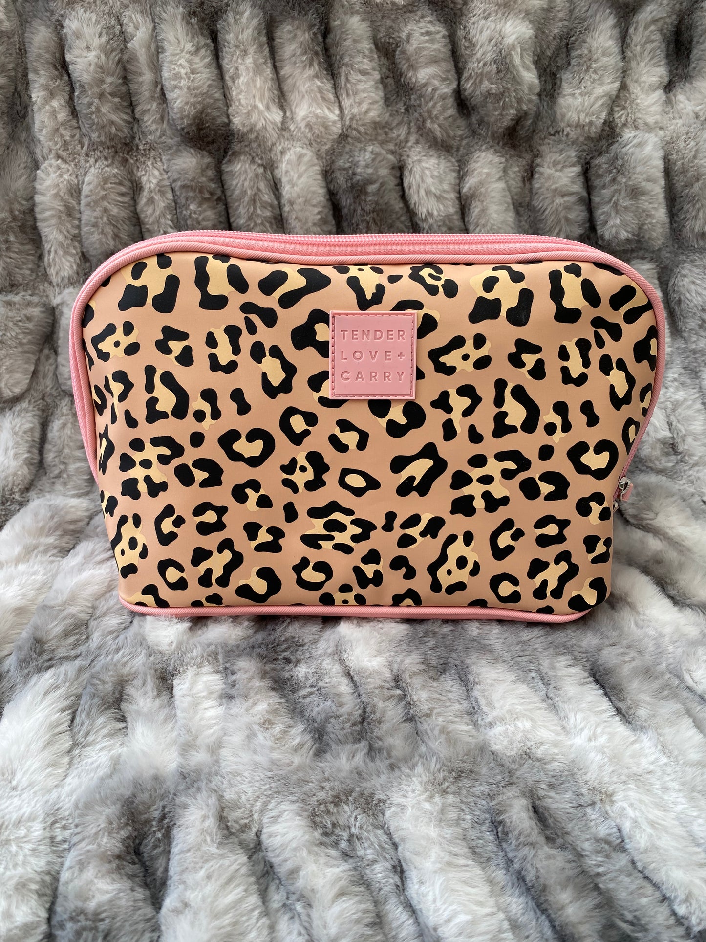 Leapord Zipover Pouch