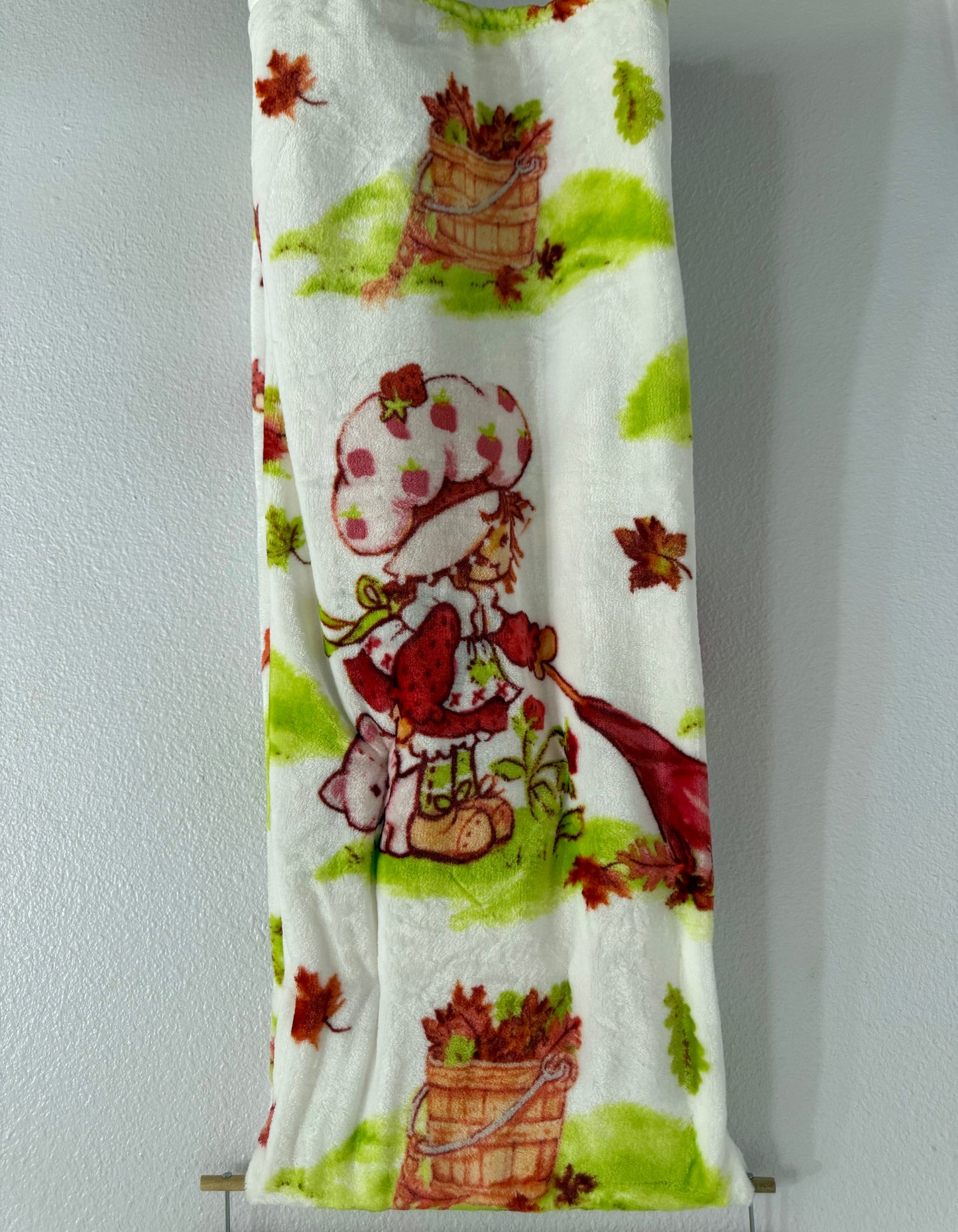 Strawberry Fall Throw
