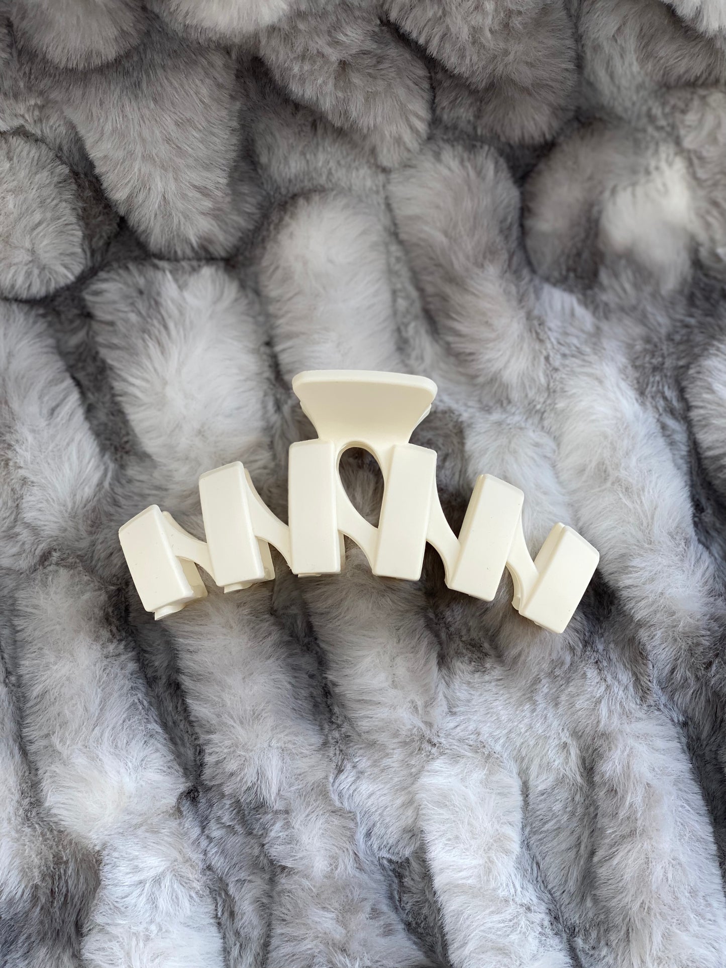 Large Zigzag Hair Claw Clips