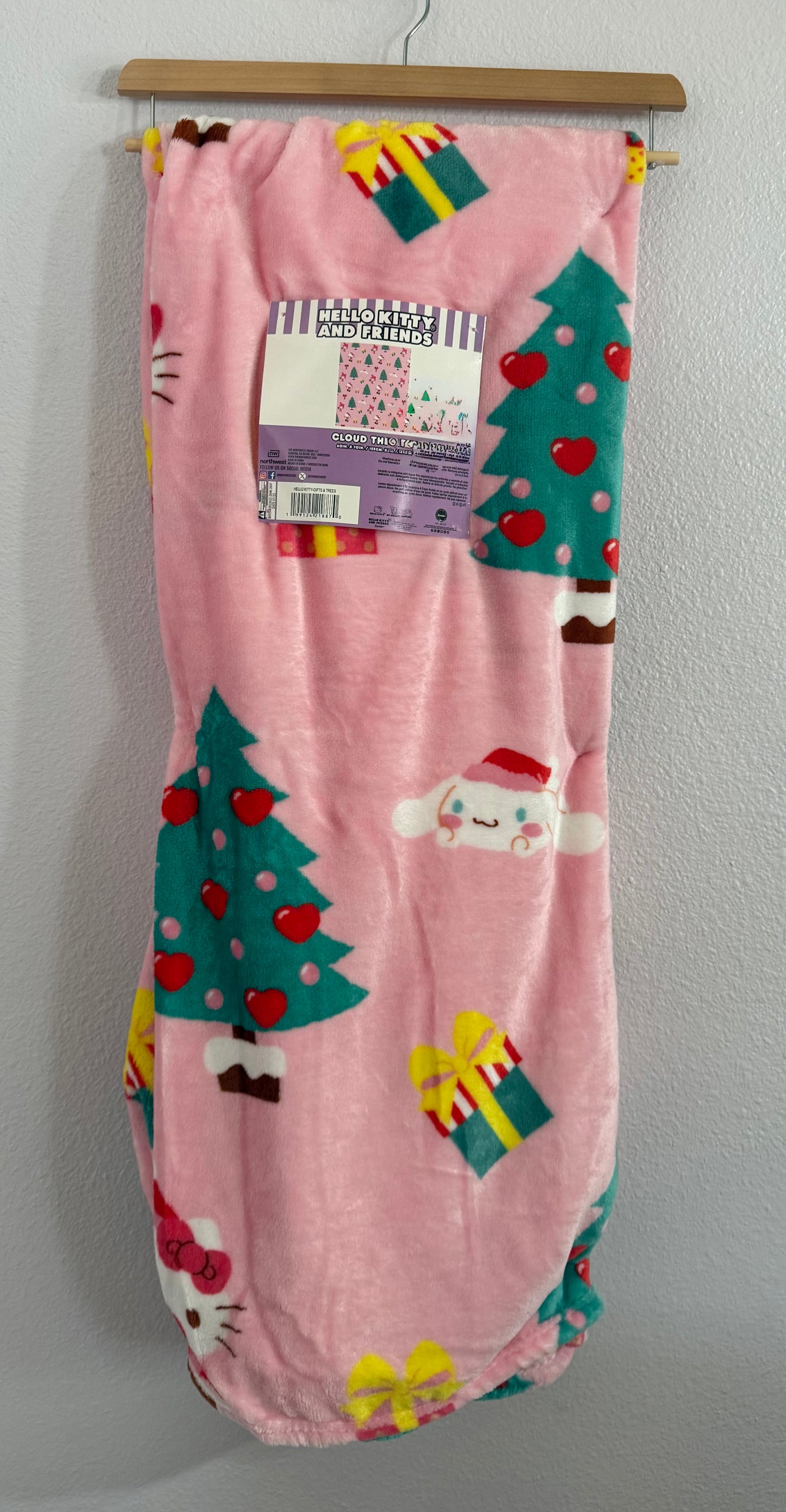 Christmas Tree and Friends Throw