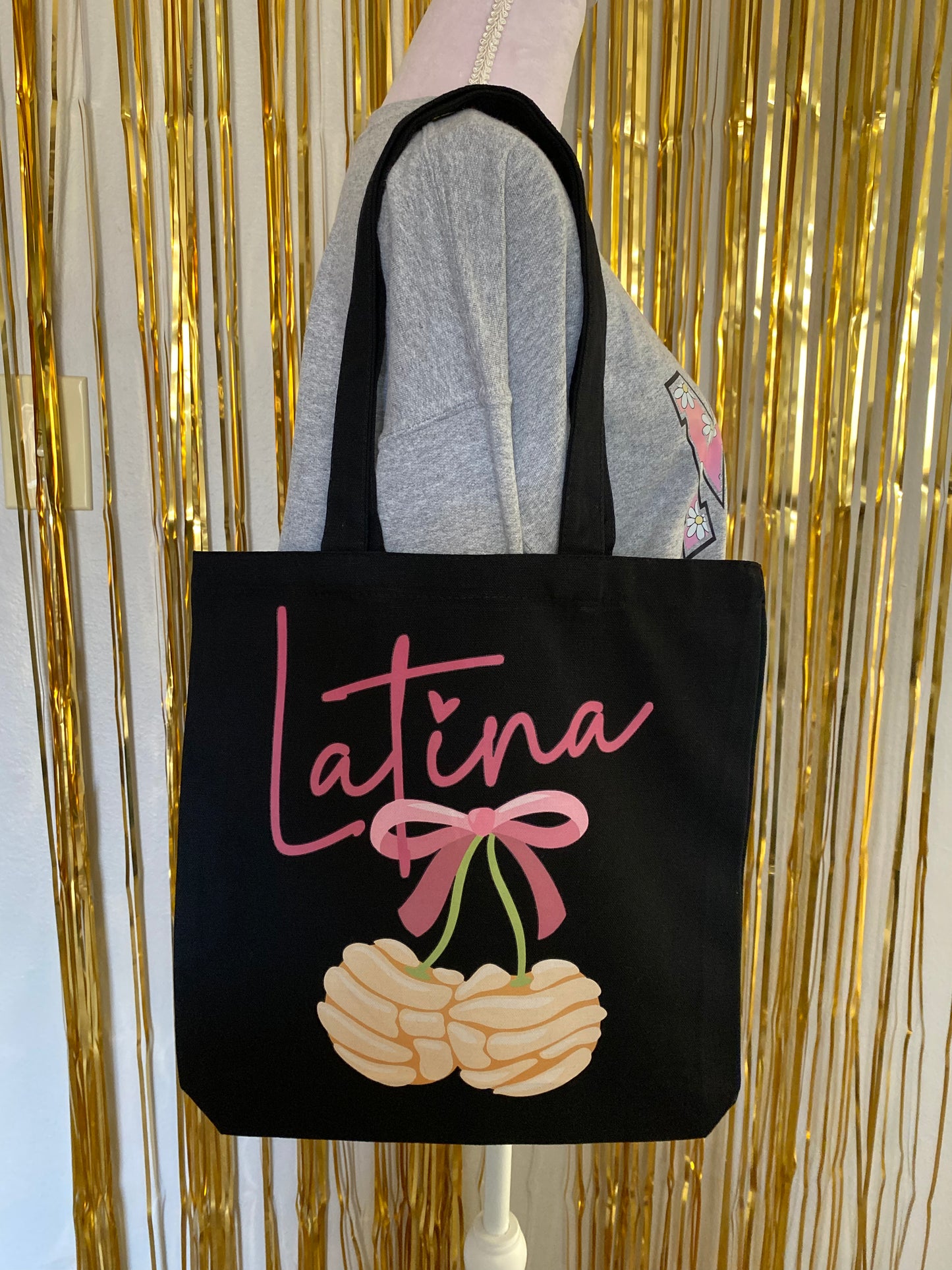 Latina Conchas Tote Bag