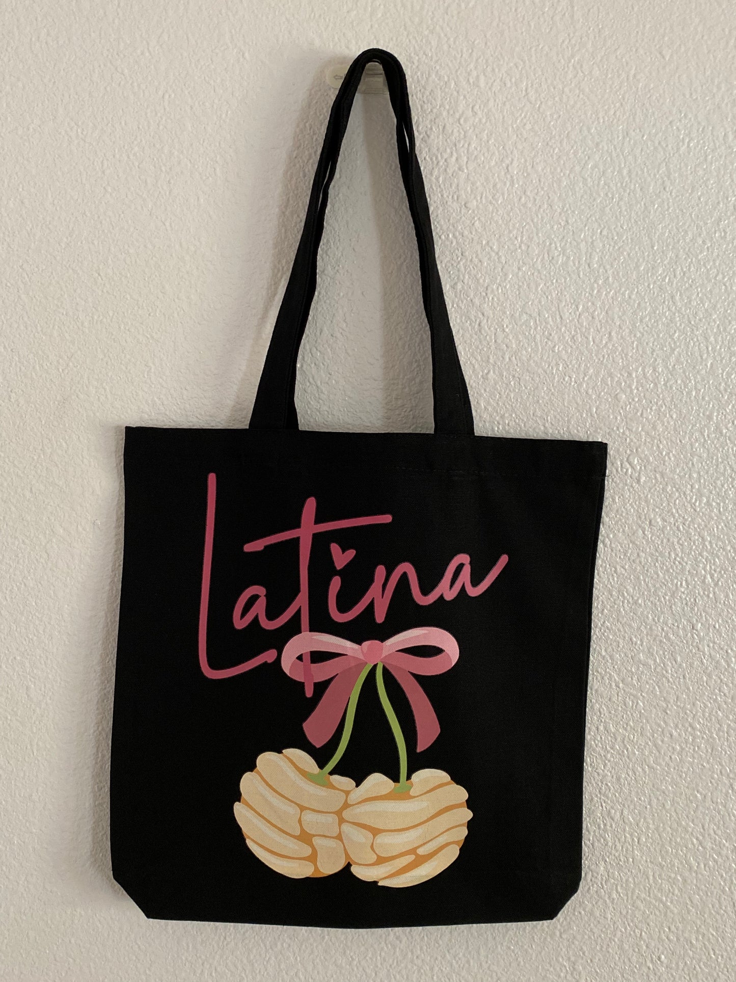 Latina Conchas Tote Bag