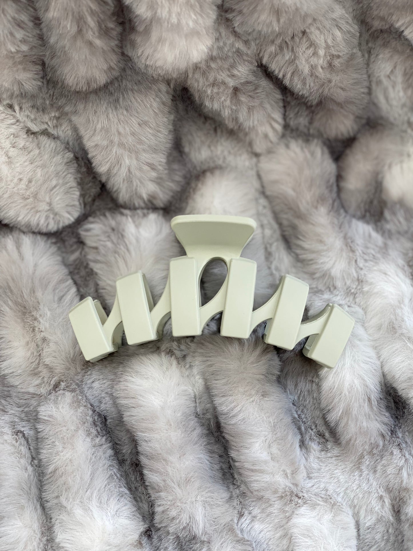 Large Zigzag Hair Claw Clips